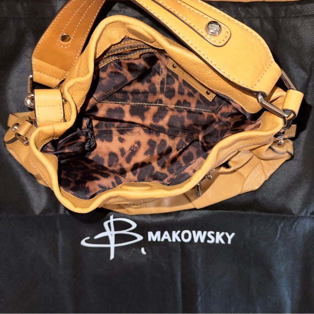B Makowsky genuine leather lady’s bag purse dust bag is included - Picture 8 of 14
